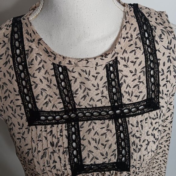 Rebecca Taylor Silk top Women's size 4 Raw Edge Short Sleeve Pleated Top - Picture 7 of 9